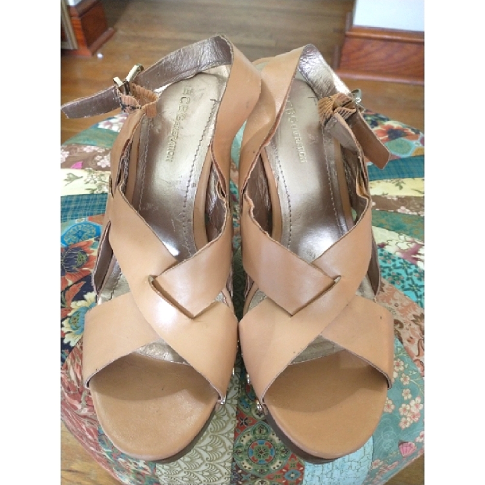 Y2K BCBG Tan Sandal Wedges, size 8 - Picture 14 of 14